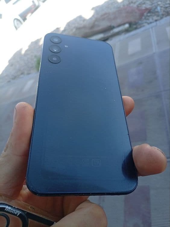 Samsung a24 srochna sotiladi — 2