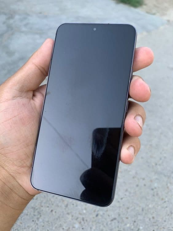 Samsung Galaxy S22 — 1
