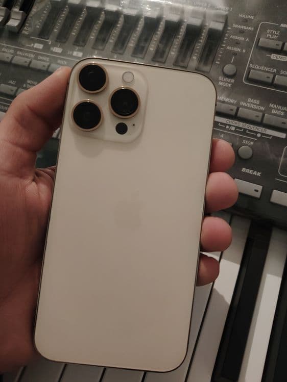 Iphone xr iphone xr 128 talik — 2