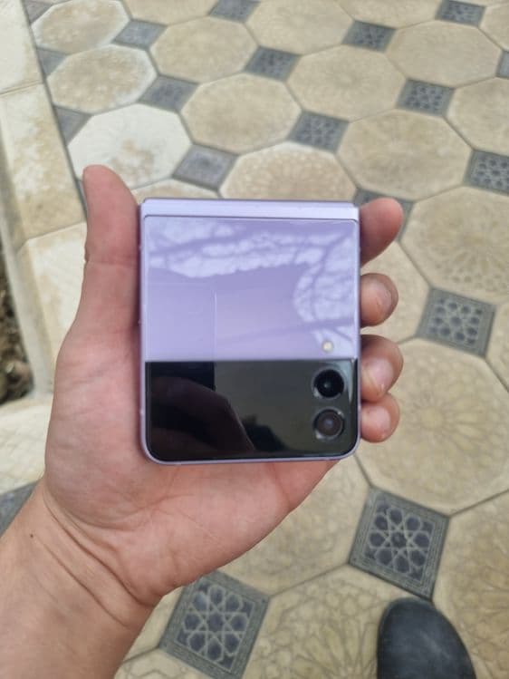 Samsung Z flip 3 ideal — 1