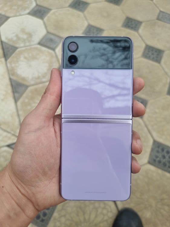 Samsung Z flip 3 ideal — 2