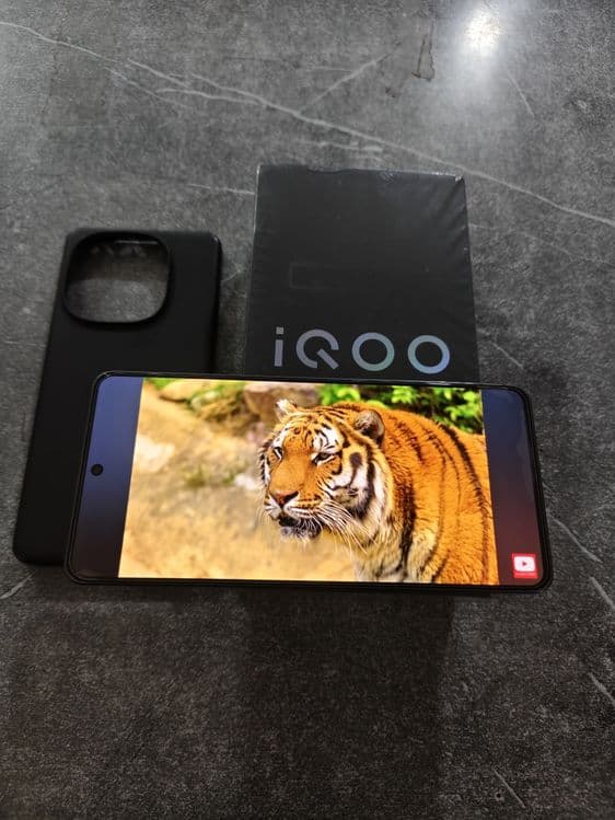 IQOO  z10 turbo+ 12/256 — 1