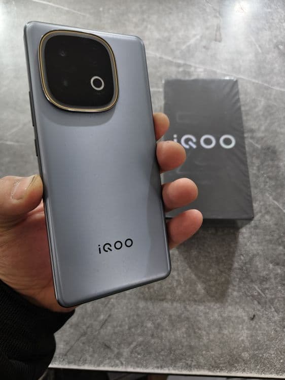 IQOO  z10 turbo+ 12/256 — 2