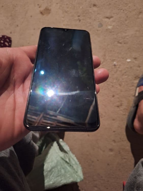 Samsung A50 sotiladi — 4