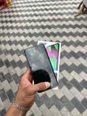 Samsung a40.