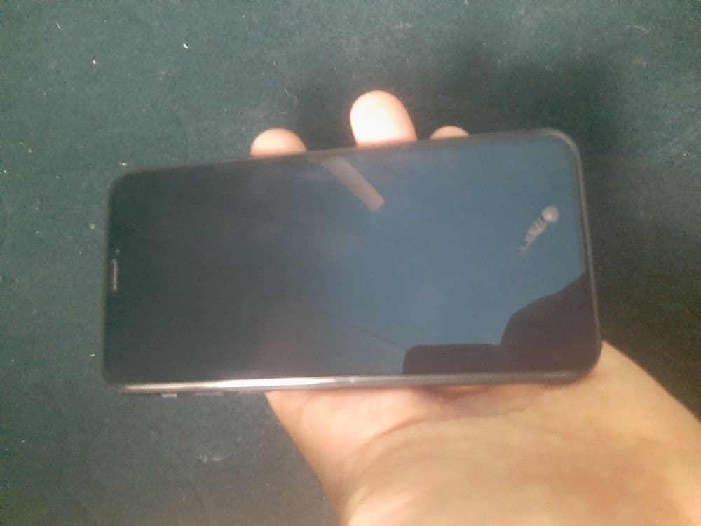 Iphone xs Black 64gb sotiladi — 2