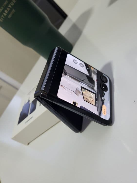 Motorola razr 40 ultra 8/256 — 1