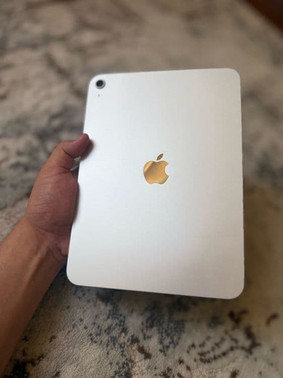 Apple Ipad 11  A16 — 2