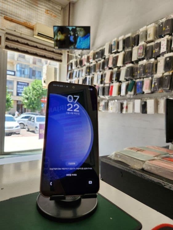 Samsung s23 FE yangi — 2