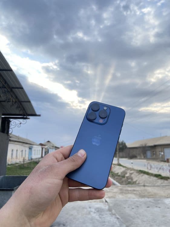 iPhone 15 pro 256 gb LLA — 1