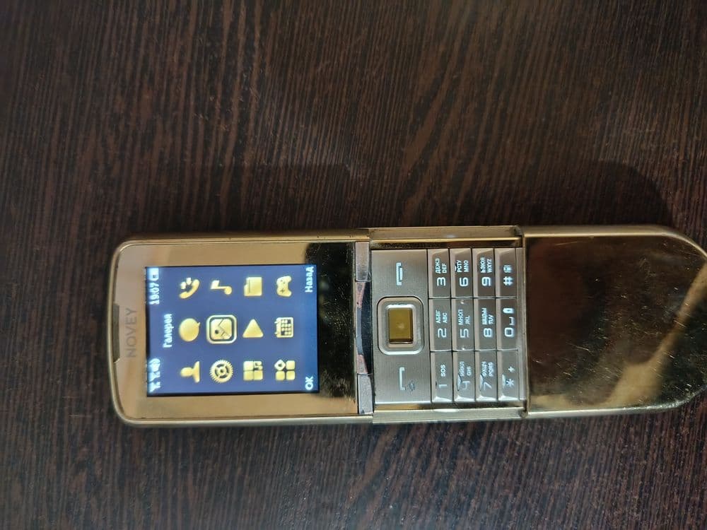 Novey telefoni sotiladi Holati alo — 2