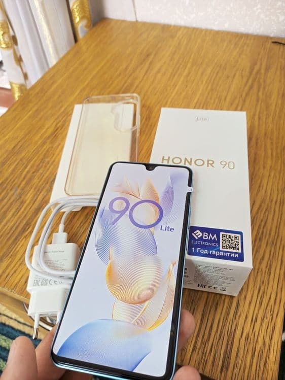 Honor 90 lite 8/256 sotiladi — 2