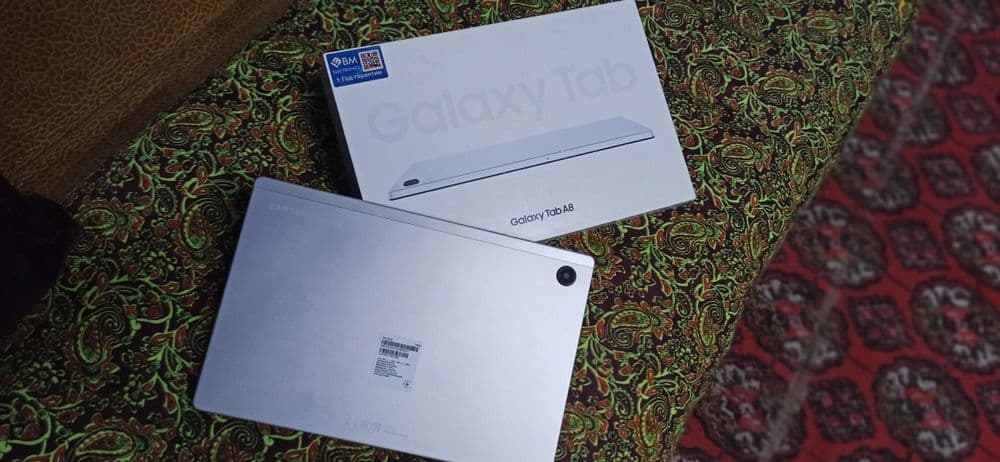 Samsung galaxy tap 8 — 1