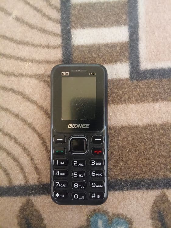 Gionee telefon sotiladi  sifatli alo 3ta sim karta 1ta chip tushadi — 1