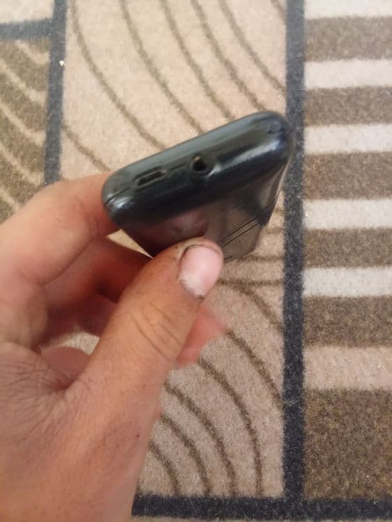Gionee telefon sotiladi  sifatli alo 3ta sim karta 1ta chip tushadi — 3