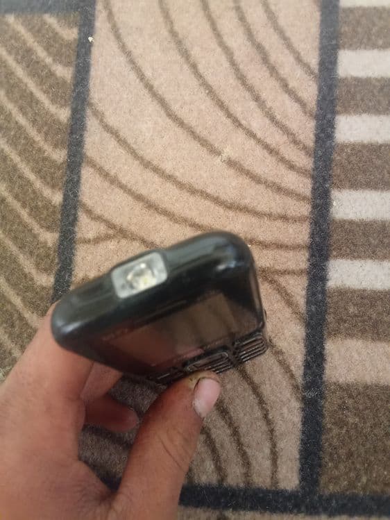 Gionee telefon sotiladi  sifatli alo 3ta sim karta 1ta chip tushadi — 4