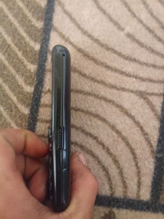 Gionee telefon sotiladi  sifatli alo 3ta sim karta 1ta chip tushadi — 5
