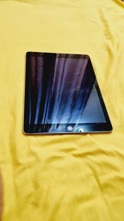 Ipad air 2 sim karta tushadi 32 GB — 4