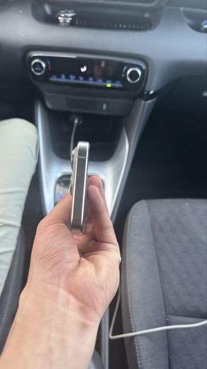 IPHONE 15 pro 128GB — 3