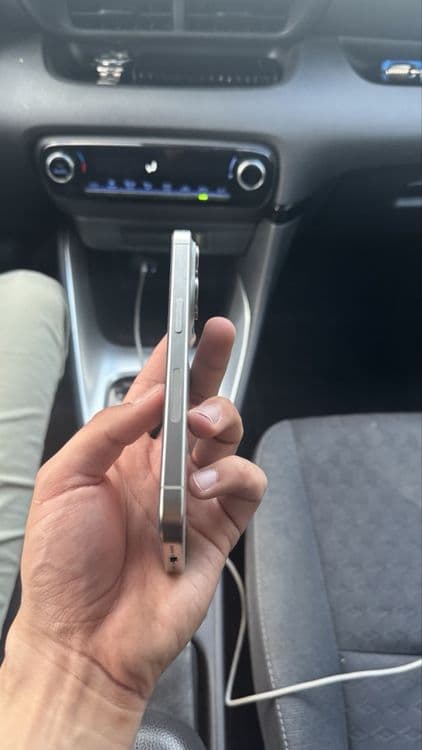 IPHONE 15 pro 128GB — 4