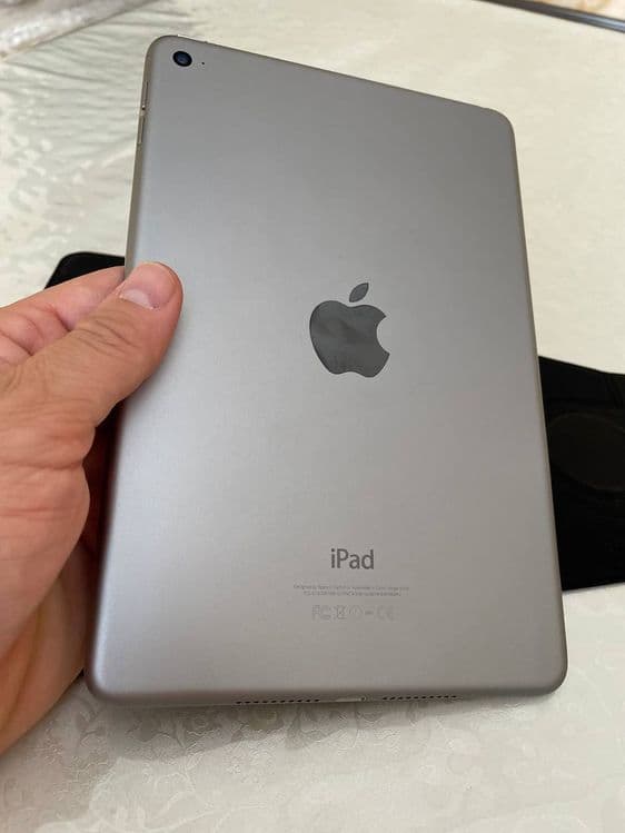 Ipad mini 4 сатылады,келисимли — 2