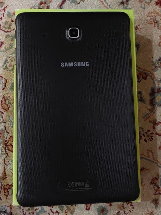 SAMSUNG Galaxy Tab E — 3