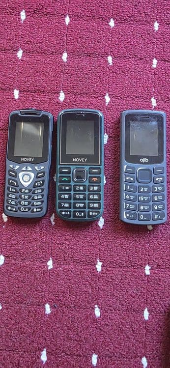 Nokia 6700 Nokia N 73  Nokia 6303 Samsung Novey — 4