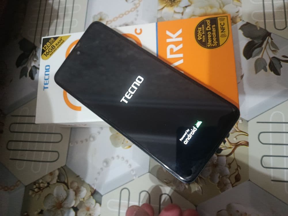 Tecno spark 20 C — 2