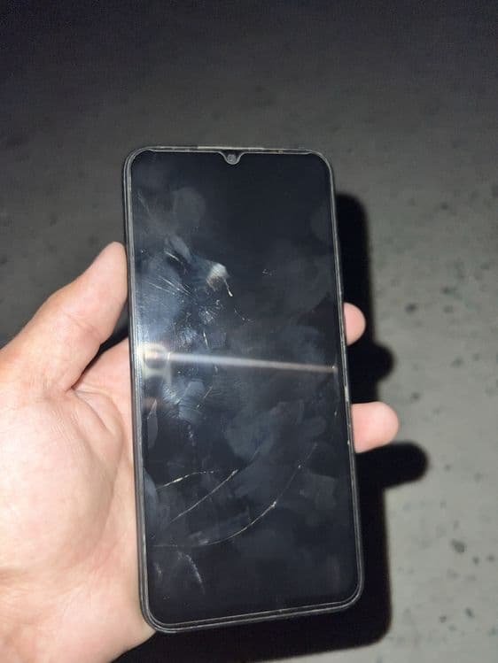 Redmi 9 a holati o’rtacha ekran stiklosi singan karobka dak yoq — 5