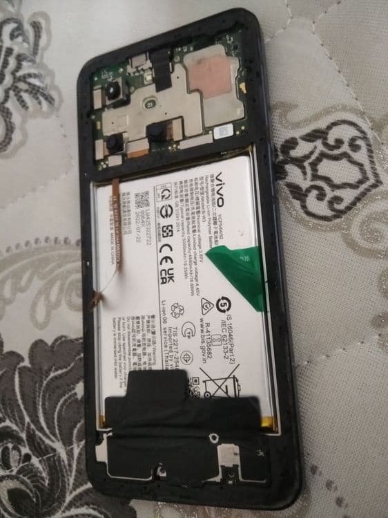 Vivo Y35, 4+4/64gb  zapchastga sotaman — 2