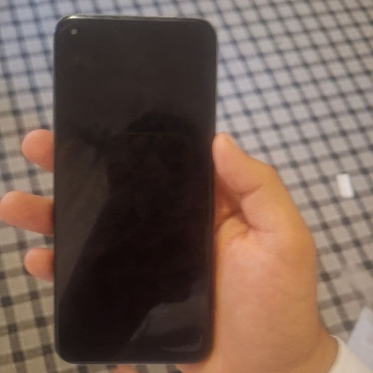 Realmi 8i  kamera ozroq singan narxi bilan kelishamiz — 2