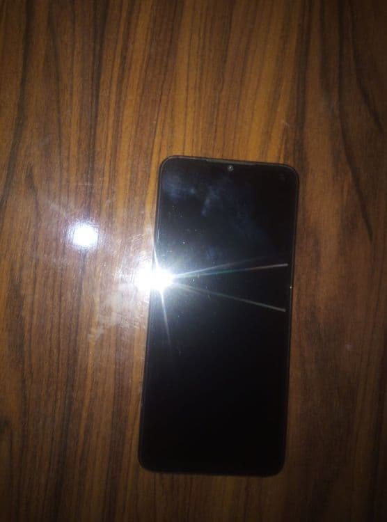 Infinix smart 7 sotiladi karobka dakumint yuq hali yangi telfon — 3