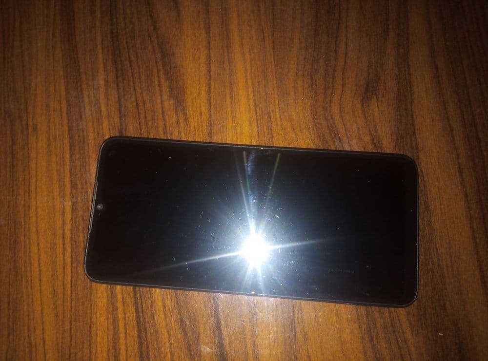 Infinix smart 7 sotiladi karobka dakumint yuq hali yangi telfon — 4