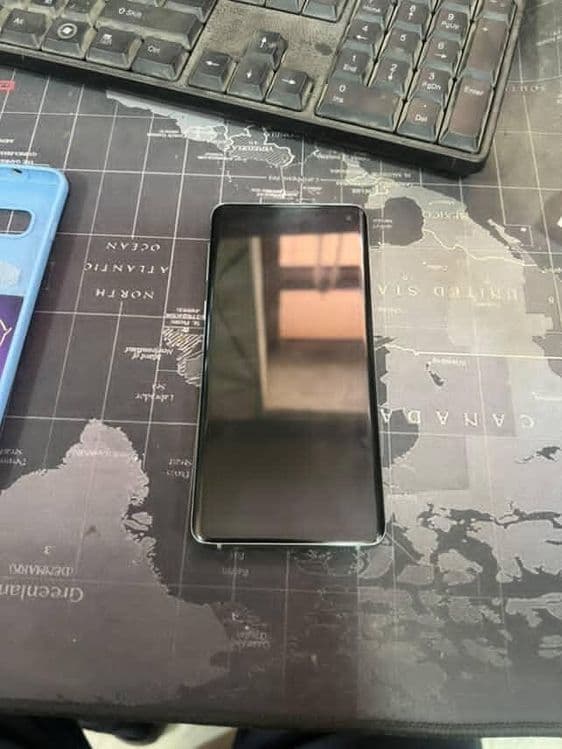 Samsung Galaxy s10 — 1