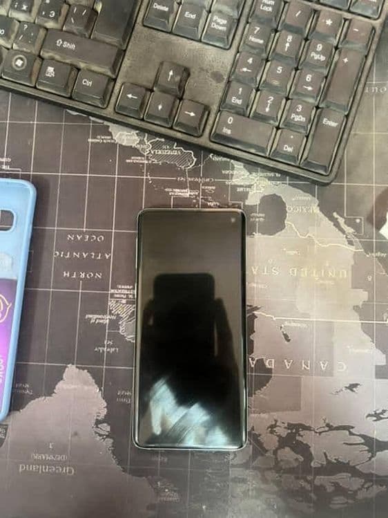 Samsung Galaxy s10 — 3