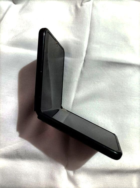 Samsung Galaxy Z flip 3 — 6
