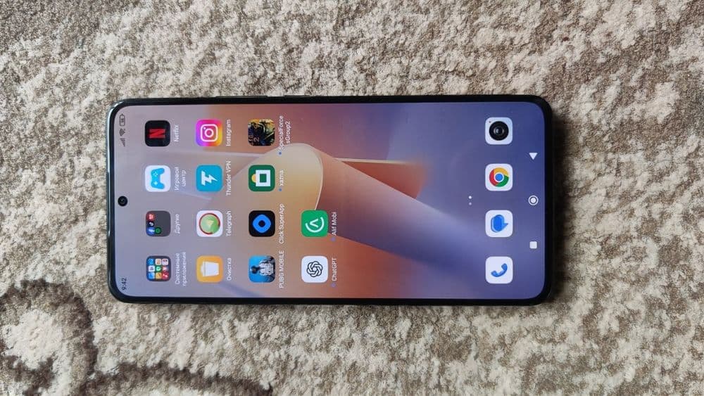 Xiaomi 12t pro 5G
Holati ideal 1yil garantia bor 
Hotira 12+12/256gb — 2