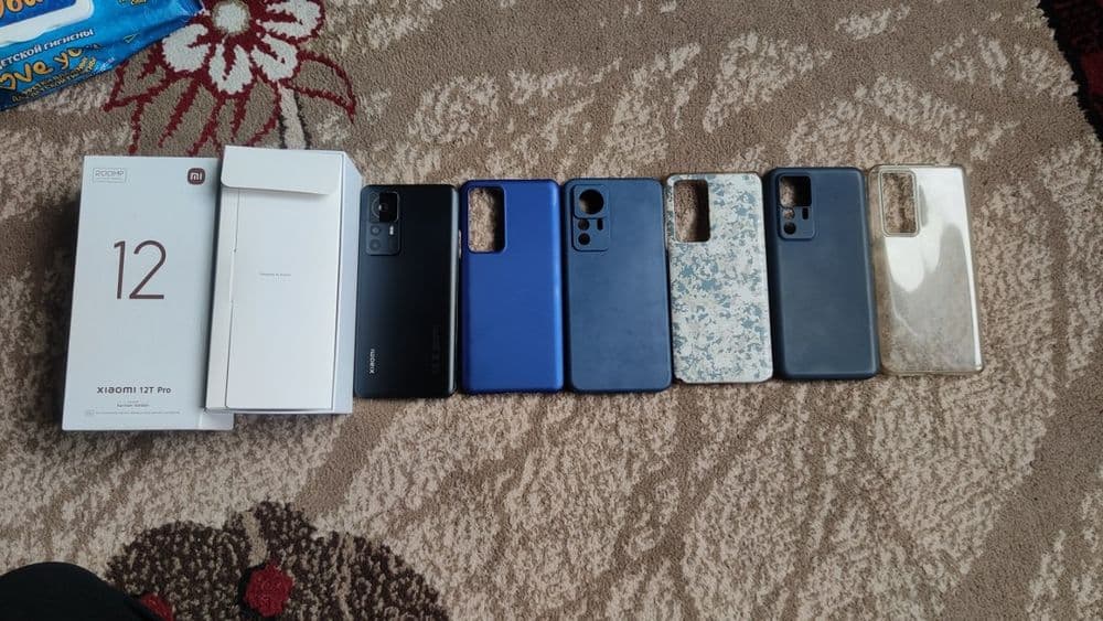 Xiaomi 12t pro 5G
Holati ideal 1yil garantia bor 
Hotira 12+12/256gb — 3
