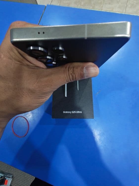 Samsung S25 ultra 256 gb — 5