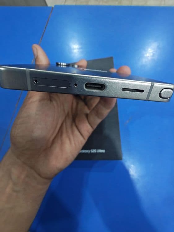 Samsung S25 ultra 256 gb — 6