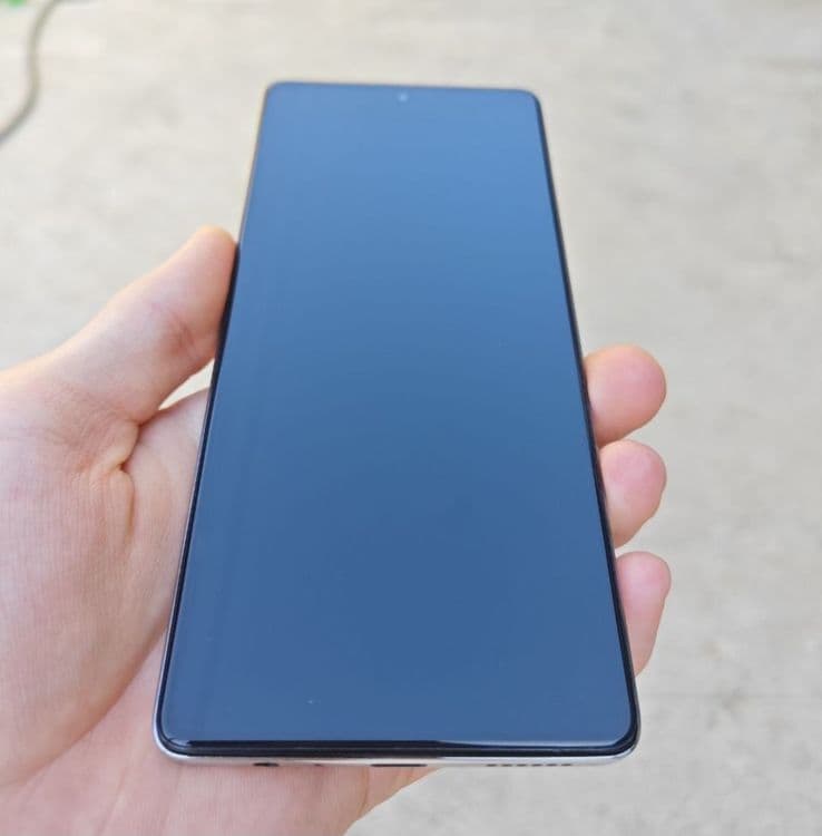 Tecno camon 30  256 gb — 4