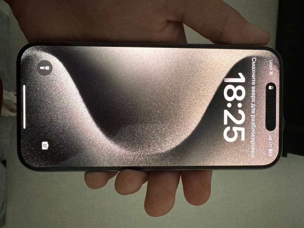 Iphone 15 pro 90% — 2