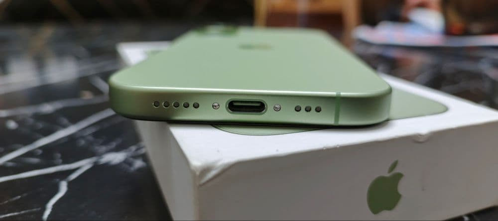 Iphone 17 8/256/gb — 2