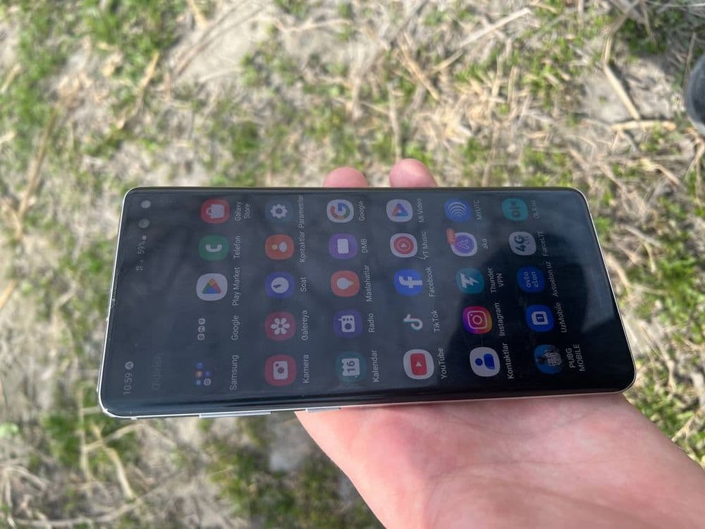 Samsung S10 Plus — 1