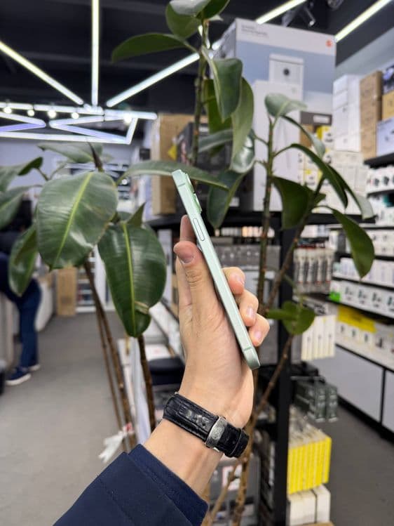 Iphone 15 plus 128 — 4