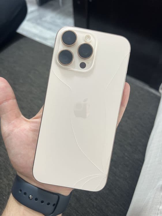 iPhone 16 ProMax 256Gb Desert Titanium — 3