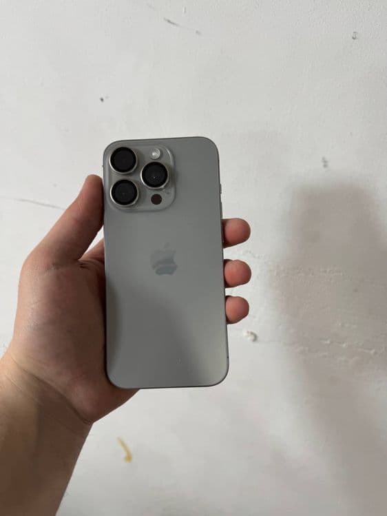 Iphone 15 pro natural titan — 1