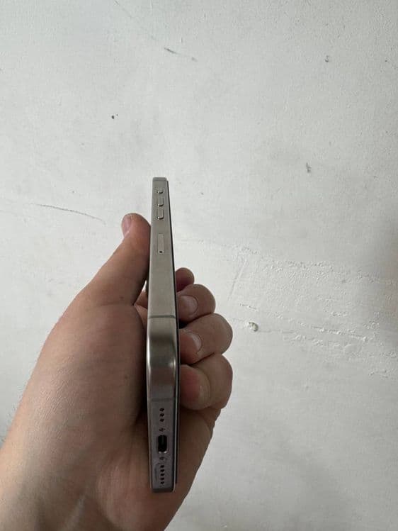 Iphone 15 pro natural titan — 3