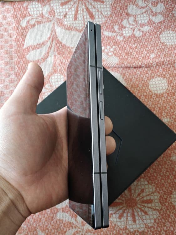 Samsung galaxy z fold SE (special edition) — 3
