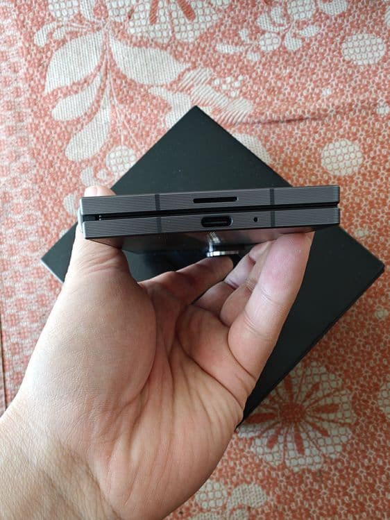 Samsung galaxy z fold SE (special edition) — 4